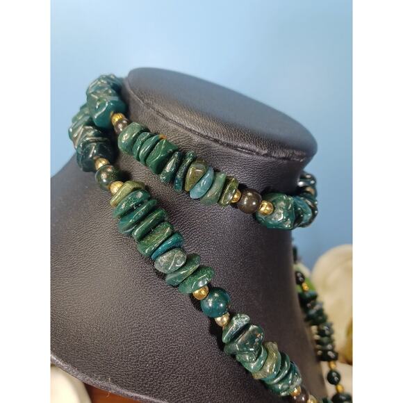 Vintage Polished Malachite Green Necklace Long Goldtoned Beads Stunning Unique - Picture 5 of 13